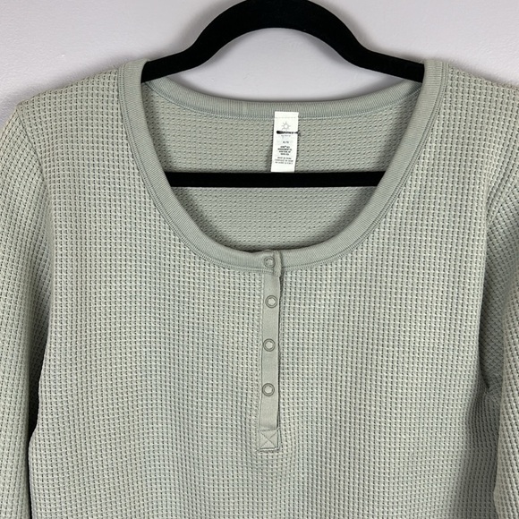 Aerie Offline Main Squeeze Seamless Waffle Cropped Henley Long Sleeve Top XL - Picture 3 of 13